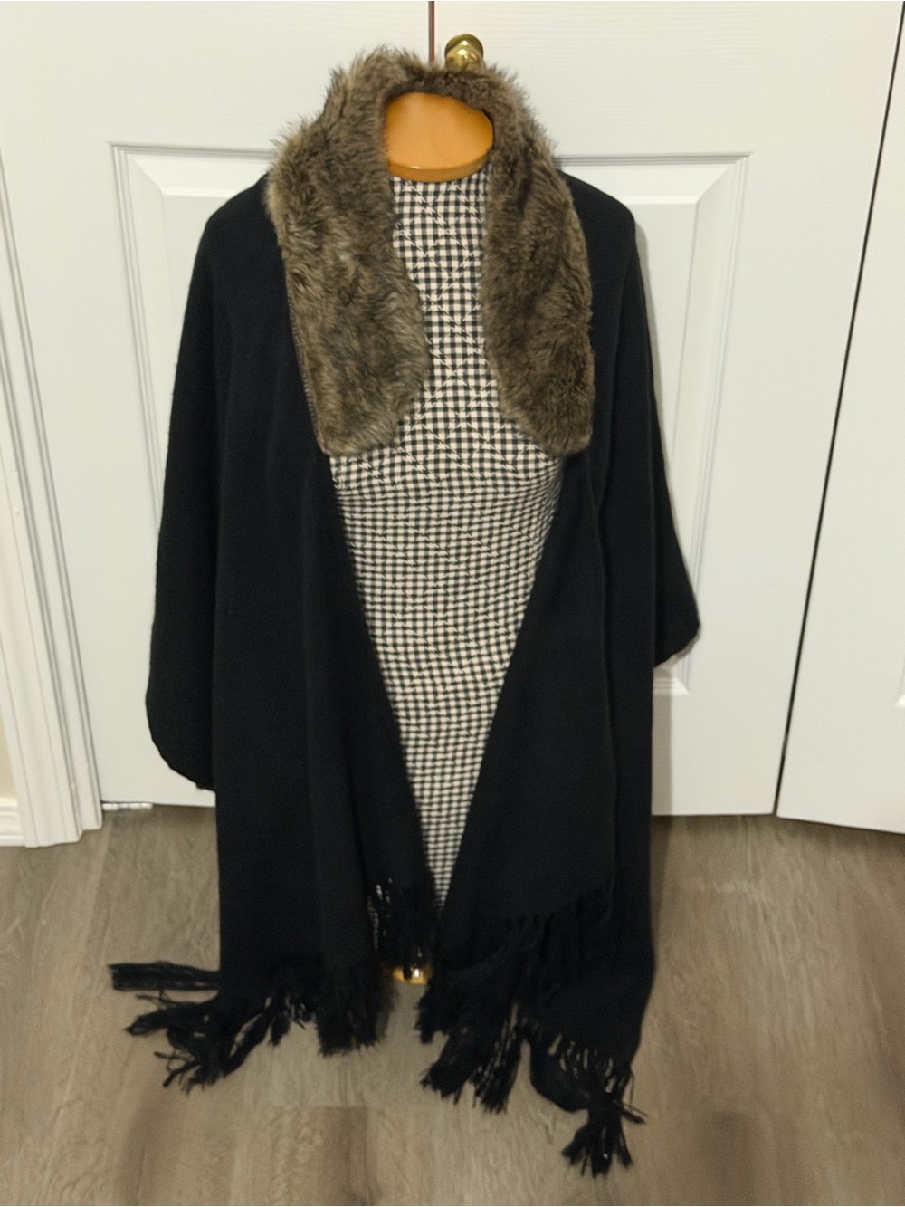 Black Faux-Fur Trim Open Front Sweater Wrap